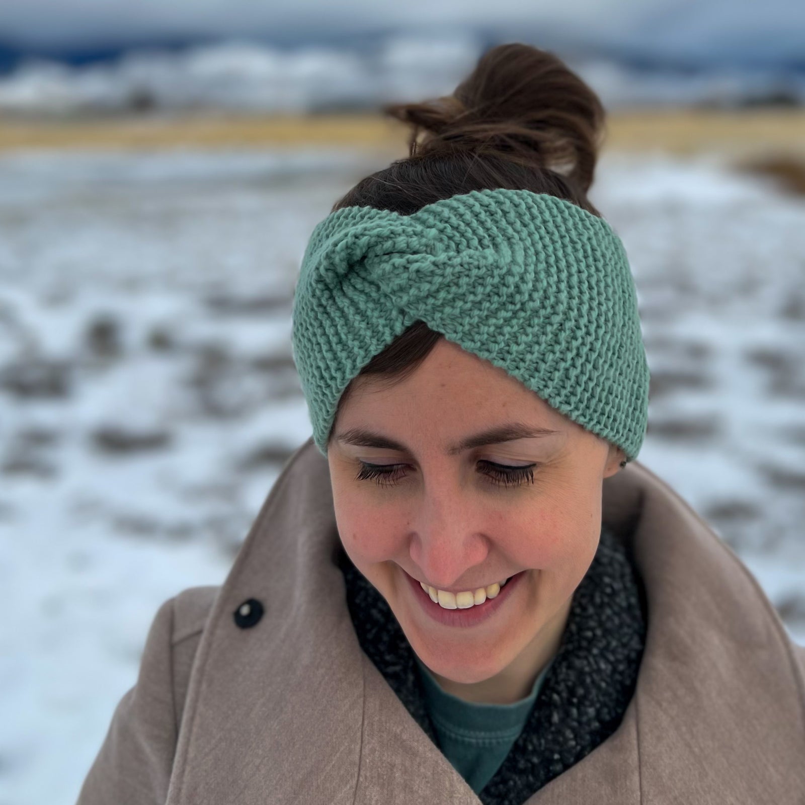 The Boho Messy Bun Headband - A Beginner Knitting Pattern